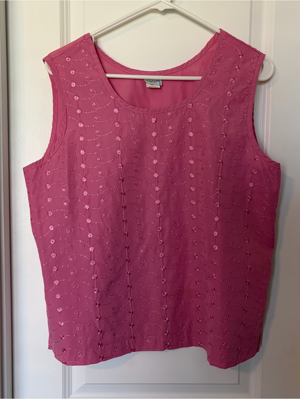 Adrian Delafield-Sleeveless Embroidered Scoop Tank Top - Pink
Size LP